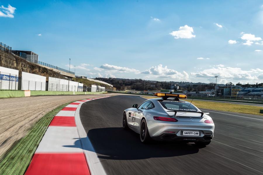  Mercedes-AMG GT S F1 Safety Car 2015 года  (фото 2 из 11)